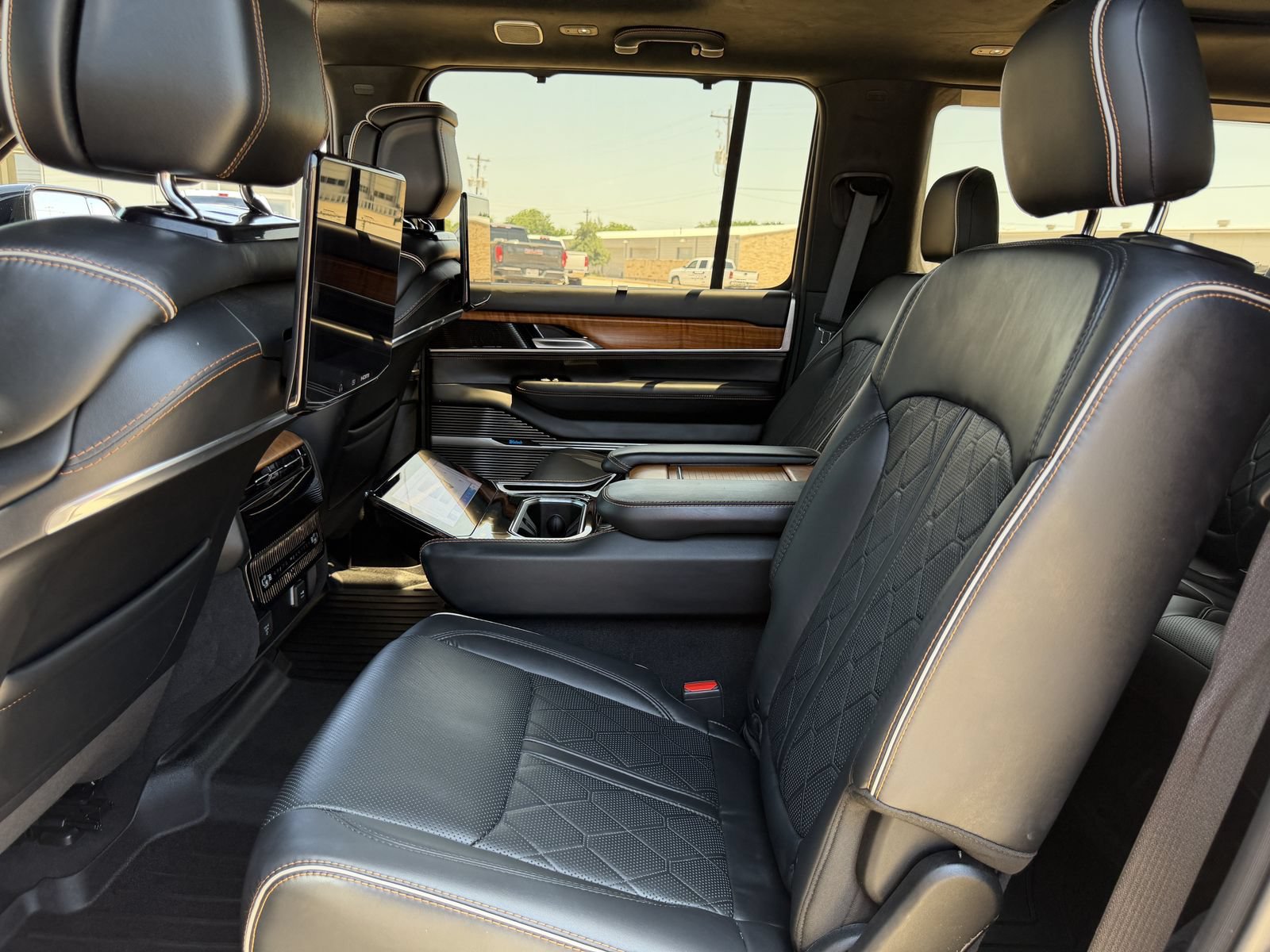 Used 2024 Jeep Grand Wagoneer Series III w/ Rear Seat Video Group 1 AWD/4WD image 27