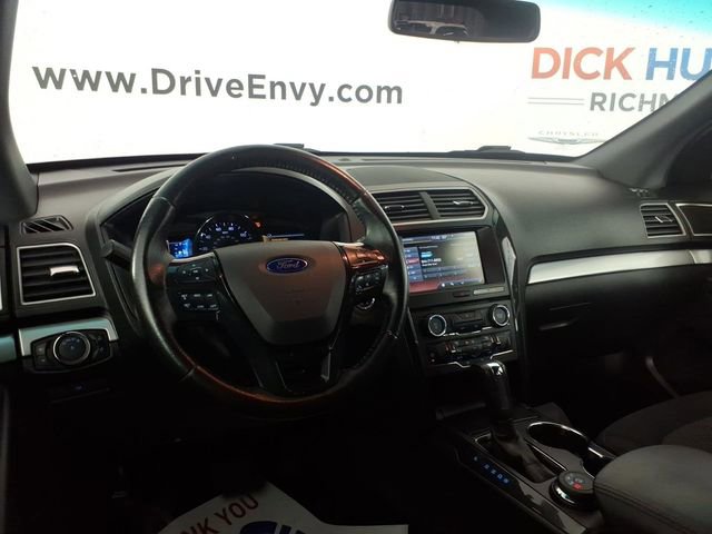 Used 2016 Ford Explorer XLT w/ Equipment Group 201A AWD/4WD image 10