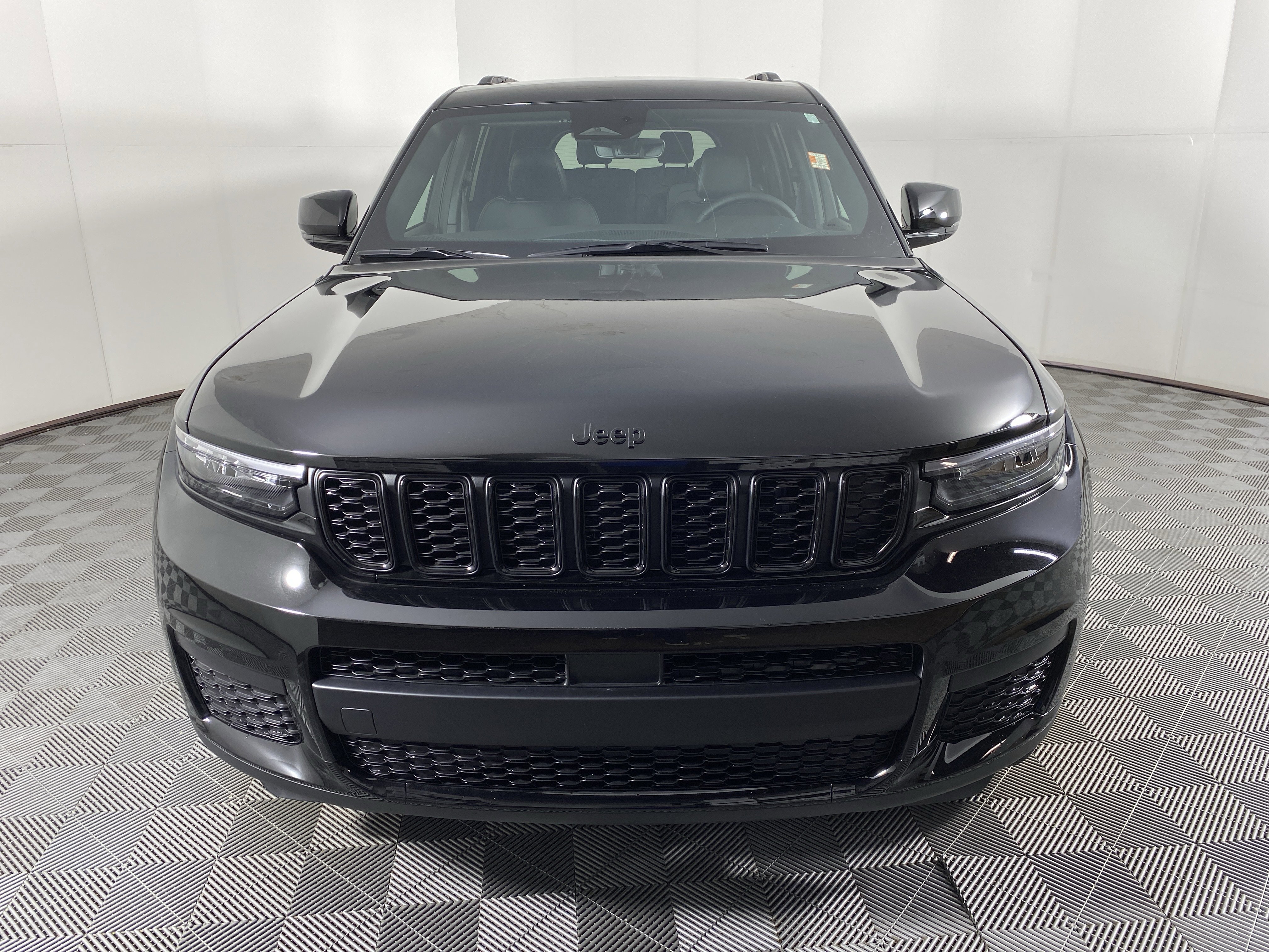 New 2025 Jeep Grand Cherokee L Altitude image 11