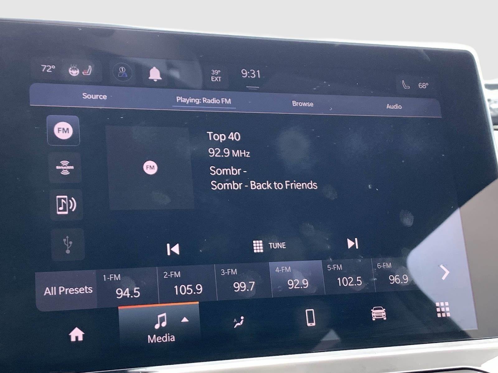 Used 2023 Jeep Compass Limited image 19