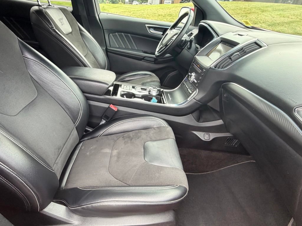 Used 2019 Ford Edge ST w/ Equipment Group 401A AWD/4WD image 42