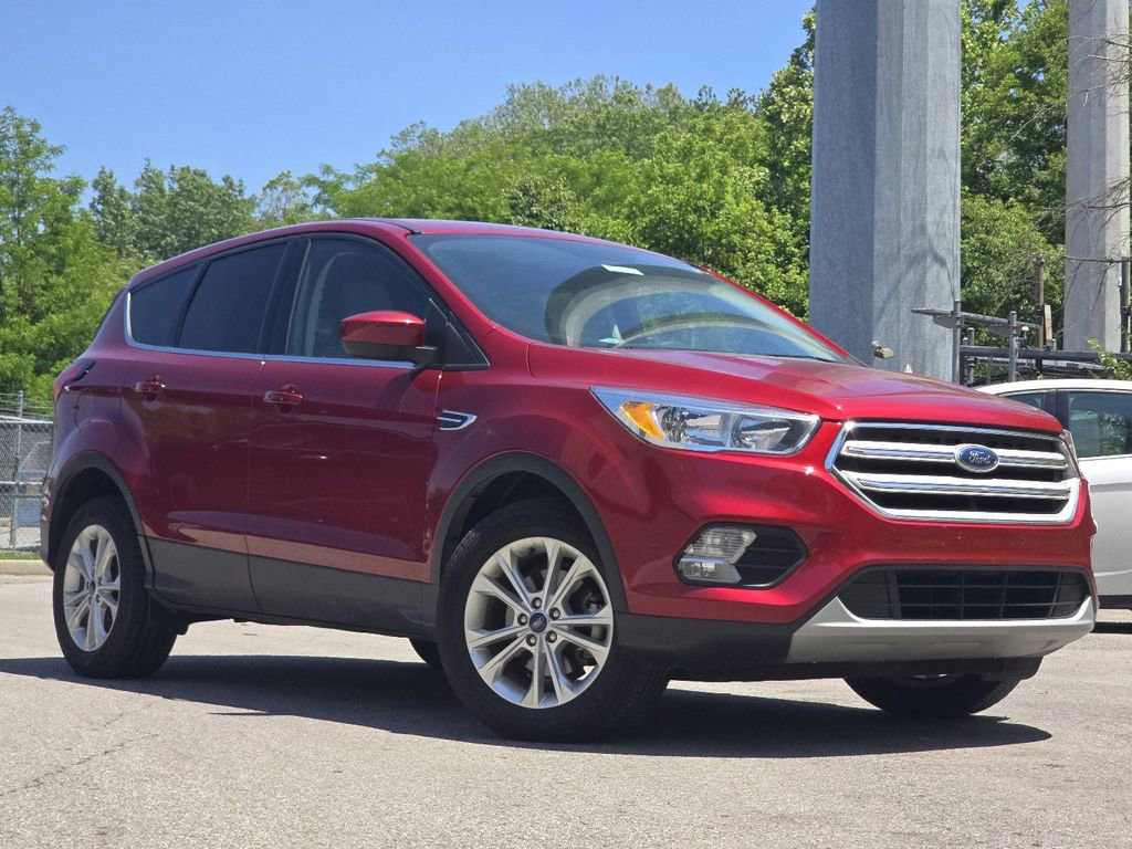 Used 2019 Ford Escape SE FWD image 2