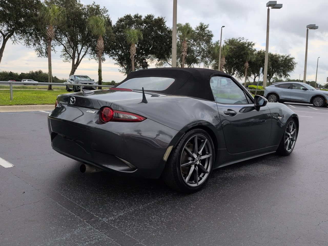 Used 2016 MAZDA MX-5 Miata Grand Touring RWD image 4