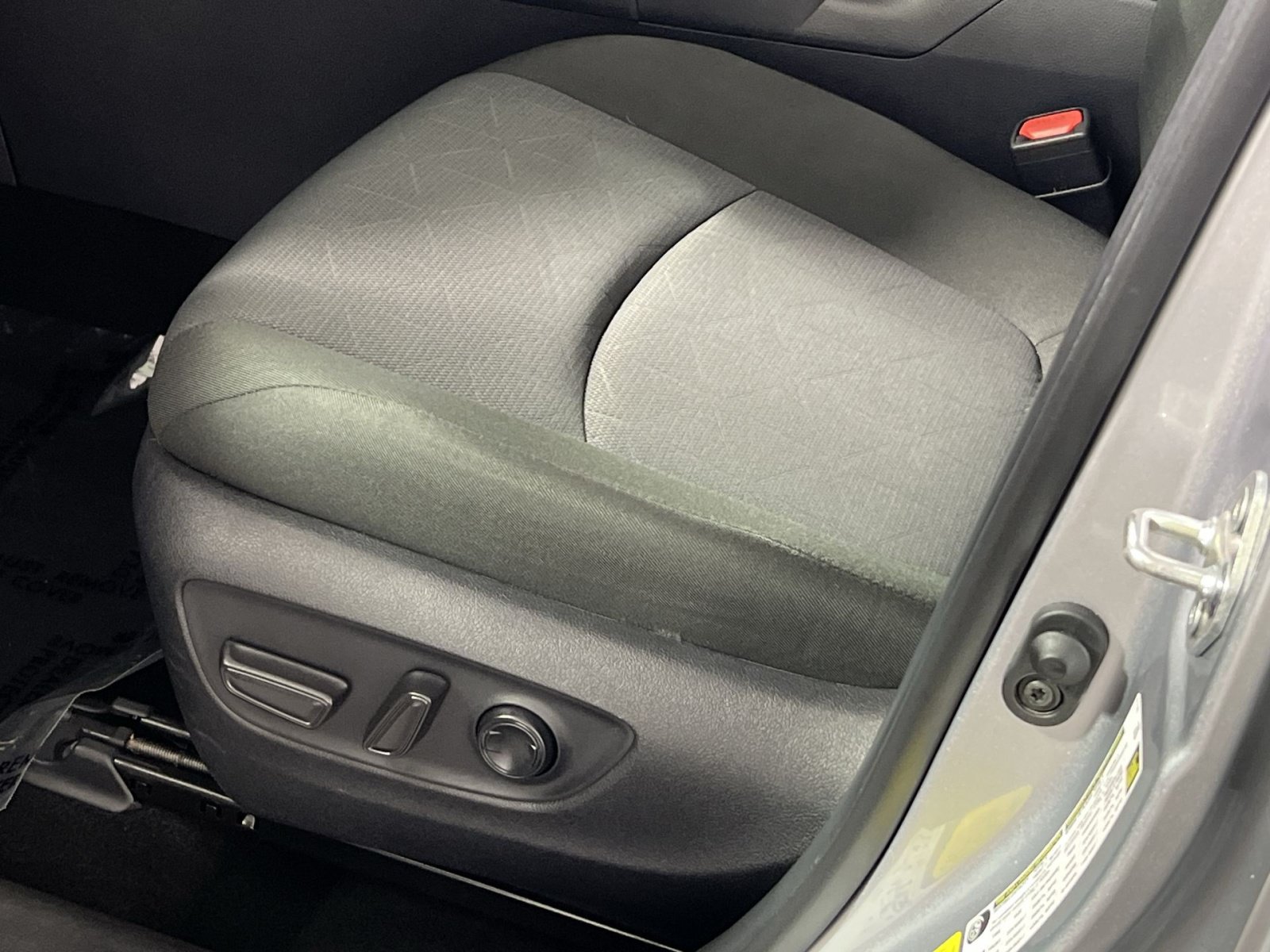 Used 2025 Toyota RAV4 XLE AWD/4WD image 15