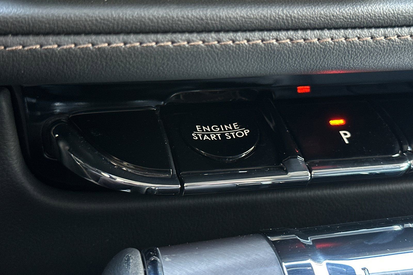 New 2025 Lincoln Aviator 2WD w/ Equipment Group 101A image 23