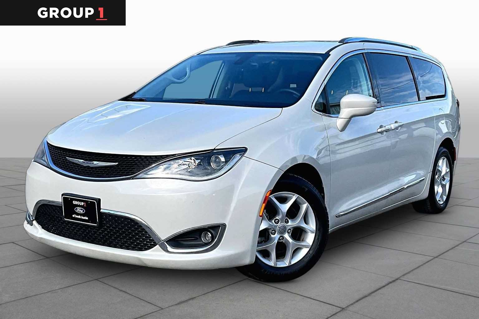 Used 2017 Chrysler Pacifica Touring-L Plus w/ Tire & Wheel Group