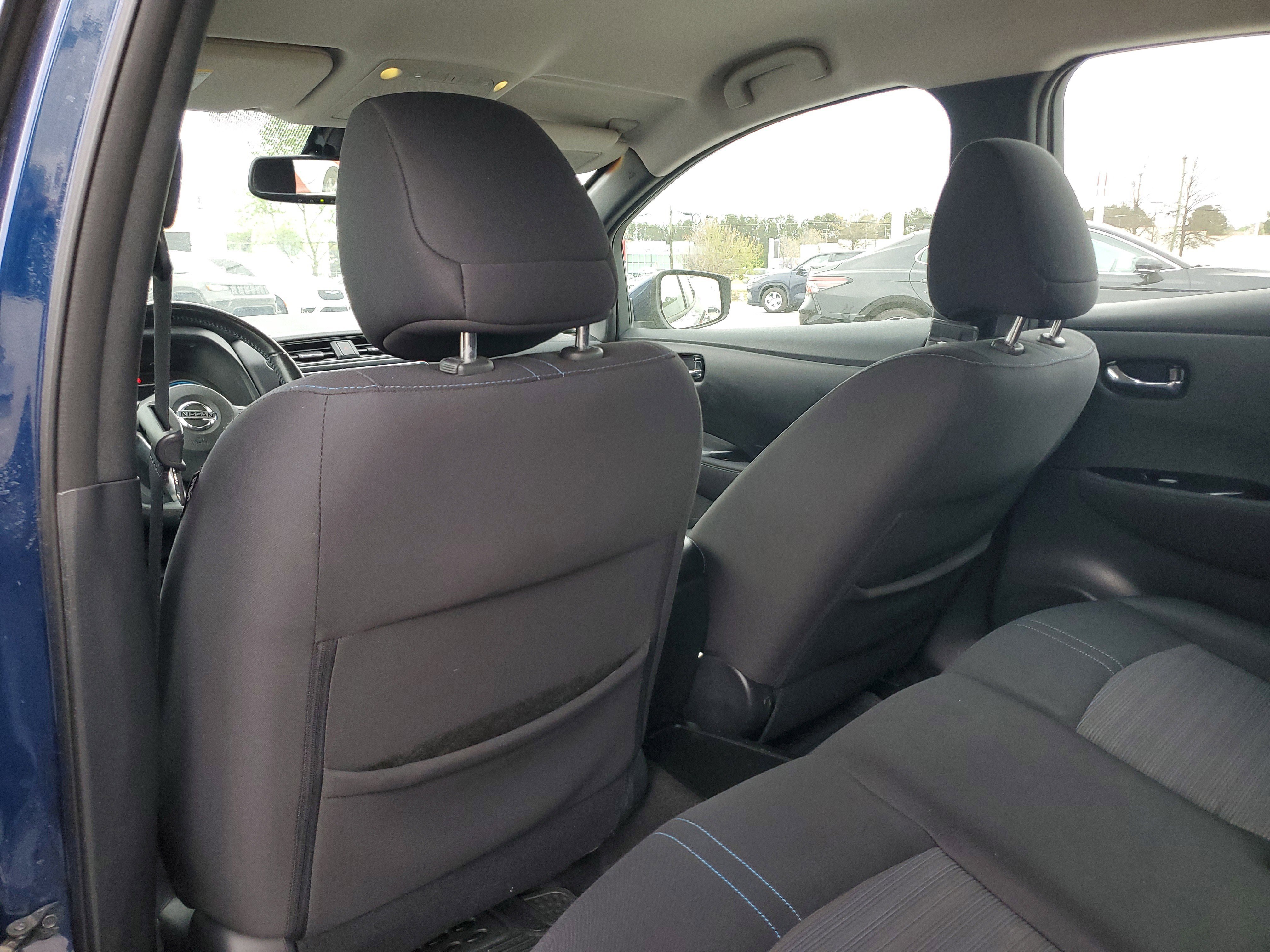 Used 2018 Nissan Leaf SV w/ SV Technology Package image 12