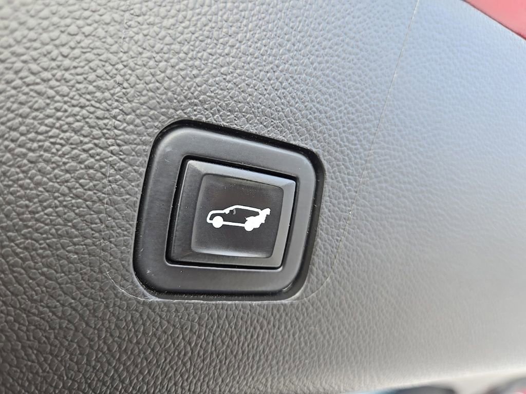 Used 2020 Chevrolet Traverse RS image 56