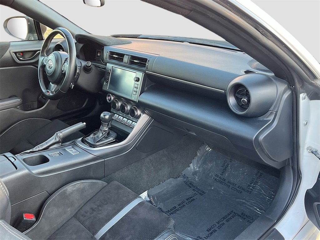 Used 2023 Toyota GR86 Premium w/ ALL Weather Mat Package (TMS) image 29