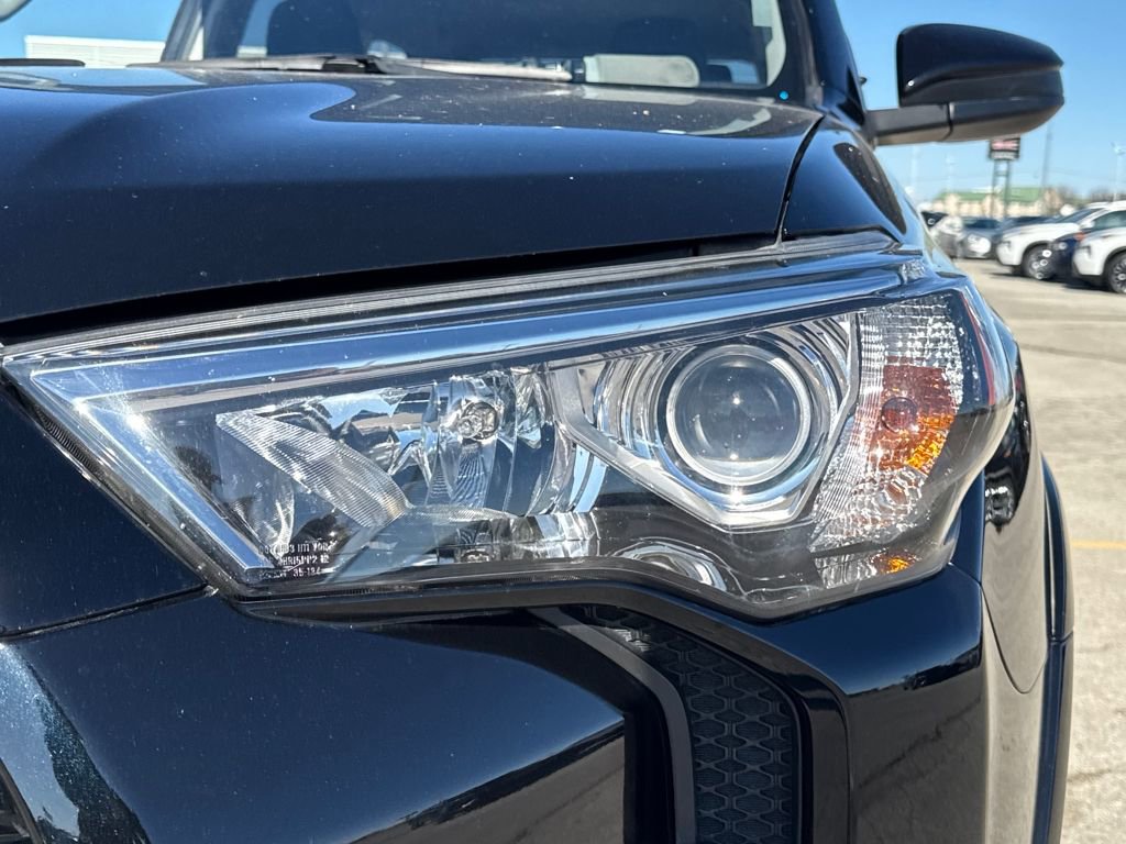 Used 2018 Toyota 4Runner SR5 image 10