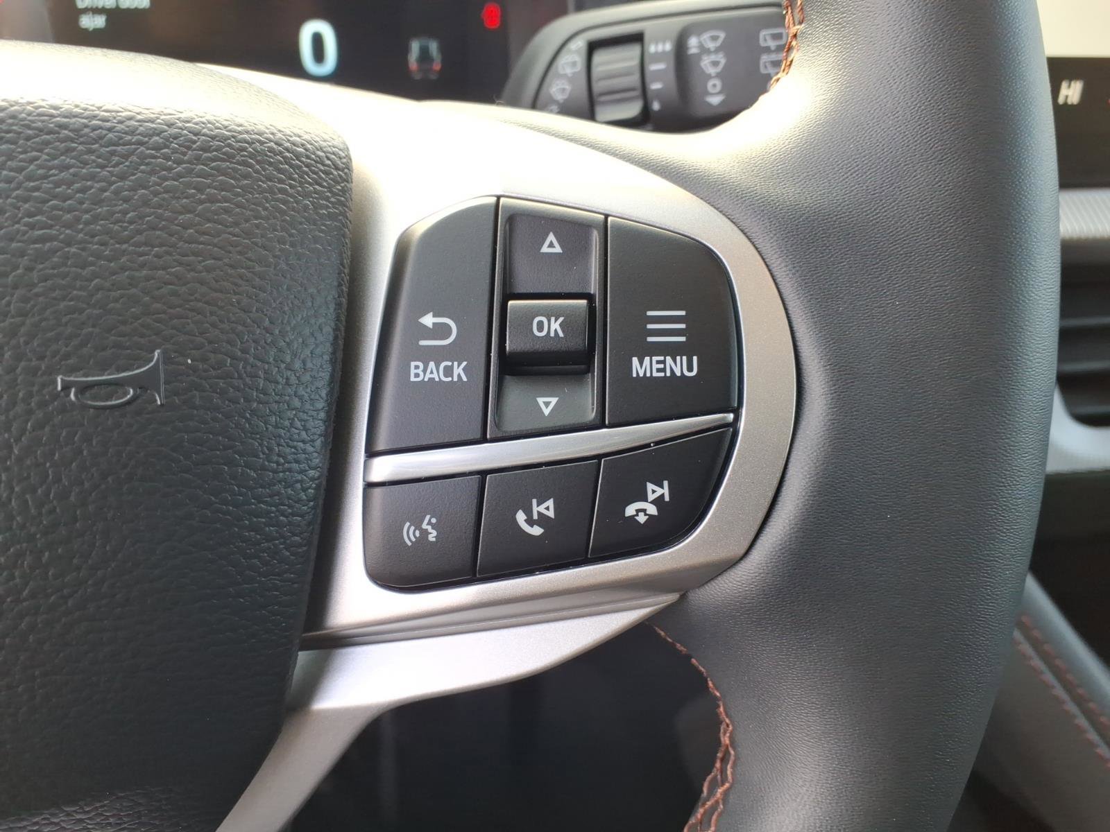 Used 2025 Ford Explorer Active image 17