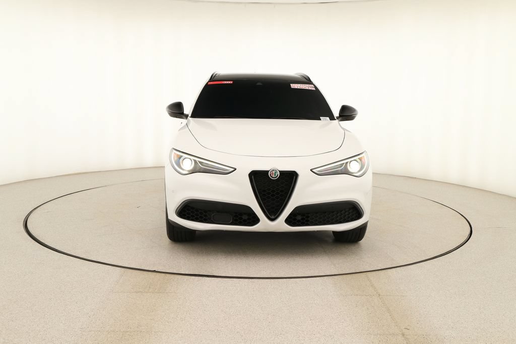 Used 2023 Alfa Romeo Stelvio Sprint RWD image 11