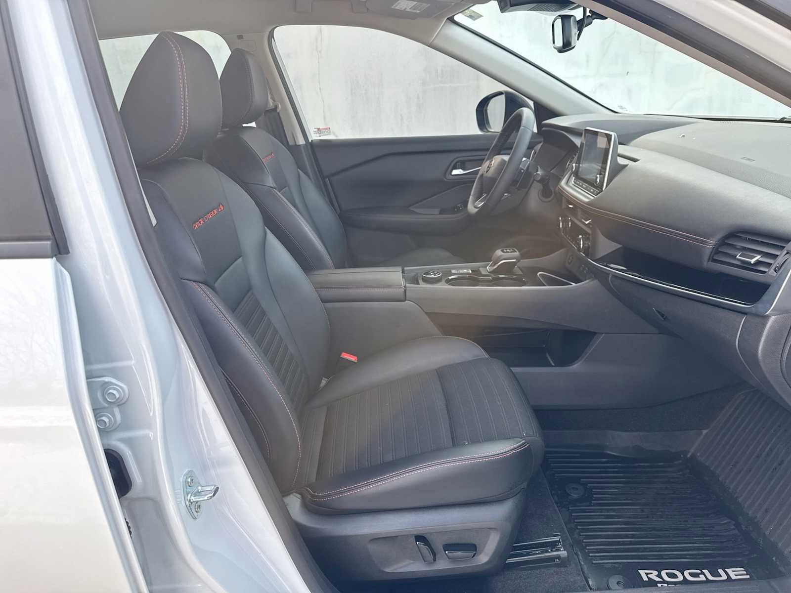 Used 2025 Nissan Rogue SV w/ Rock Creek Premium Package image 15