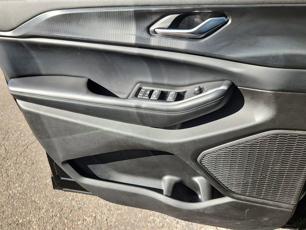 Used 2024 Jeep Grand Cherokee L Laredo image 8