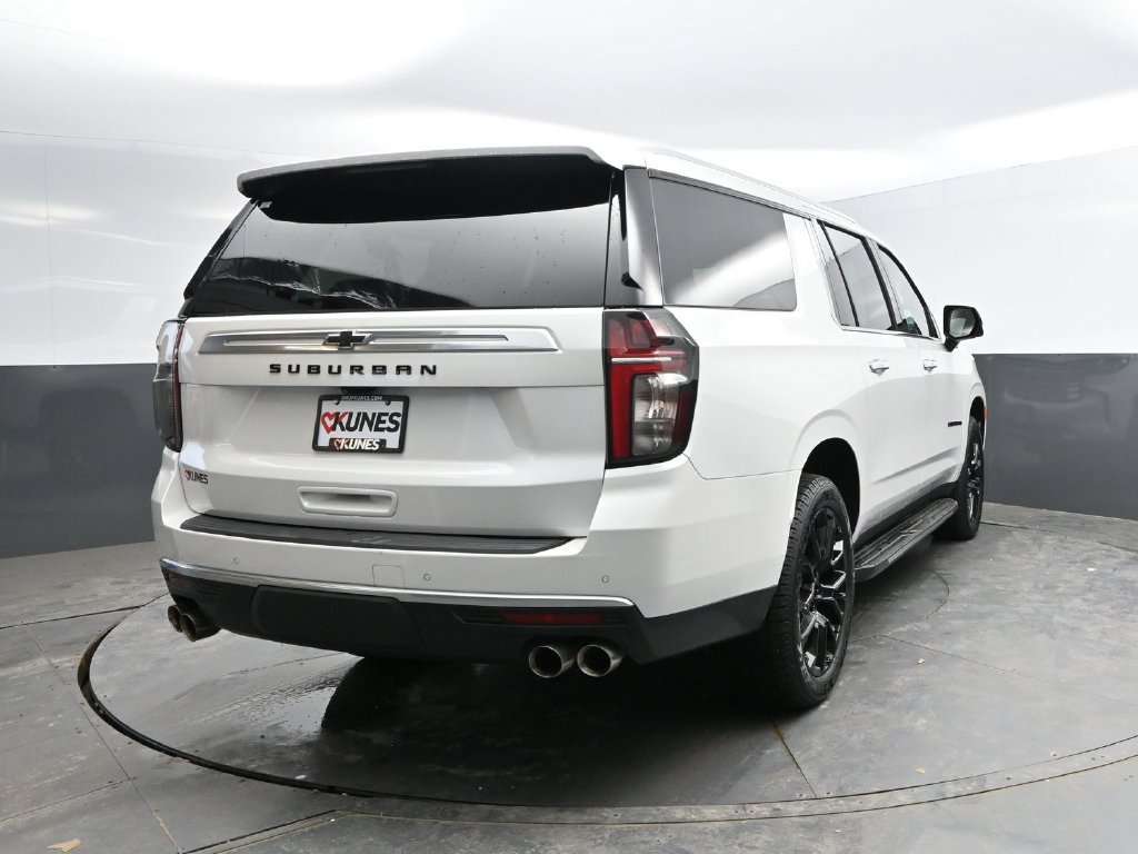 Used 2023 Chevrolet Suburban High Country w/ Max Trailering Package AWD/4WD image 7
