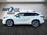 Used 2022 Toyota Highlander XLE image 2