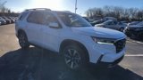 New 2025 Honda Pilot Touring image 2