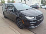 New 2026 Chrysler Pacifica Limited w/ S Appearance Package image 4