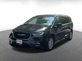 Used 2024 Chrysler Pacifica Touring-L image 5