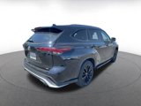 Used 2024 Toyota Highlander XSE image 4