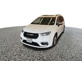 Used 2023 Chrysler Pacifica Limited image 2
