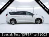 Used 2024 Chrysler Pacifica Touring-L image 3