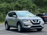 Used 2017 Nissan Rogue SV w/ SV Premium Package image 3