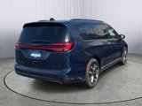 New 2025 Chrysler Pacifica Limited image 4
