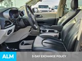 Used 2023 Chrysler Pacifica Touring-L image 4
