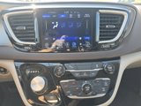 Used 2017 Chrysler Pacifica Touring image 5