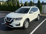 Used 2017 Nissan Rogue SV image 2