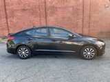 Used 2017 Hyundai Elantra SE image 2