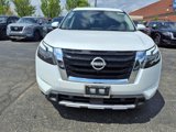 New 2025 Nissan Pathfinder Platinum image 2