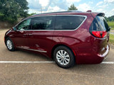 Used 2018 Chrysler Pacifica Touring-L Plus image 3
