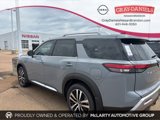 New 2025 Nissan Pathfinder Platinum image 2
