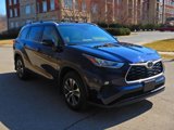 Used 2022 Toyota Highlander XLE image 3