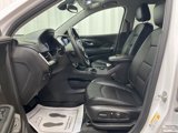 Used 2024 GMC Terrain SLT image 3