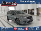 New 2025 Chrysler Pacifica Select image 1