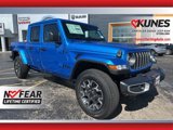 New 2025 Jeep Gladiator Sport image 2