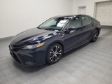 Used 2020 Toyota Camry SE image 2