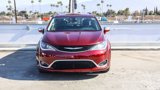 Used 2018 Chrysler Pacifica Limited image 3