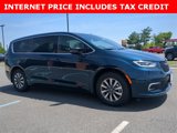 New 2025 Chrysler Pacifica Select image 2