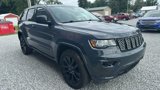 Used 2017 Jeep Grand Cherokee Altitude image 4