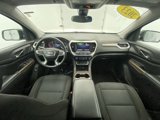 Used 2023 GMC Acadia SLE w/ Driver Convenience Package image 2