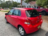 Used 2011 Toyota Yaris 4-Door Hatchback image 4
