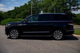 Used 2022 Lincoln Navigator Reserve image 2