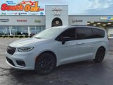 New 2024 Chrysler Pacifica Touring-L w/ S Appearance Package image 4