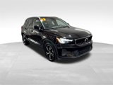Used 2023 Volvo XC40 B5 Core image 3