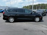 New 2025 Chrysler Pacifica Select image 2