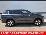 New 2025 Mitsubishi Outlander SE image 2